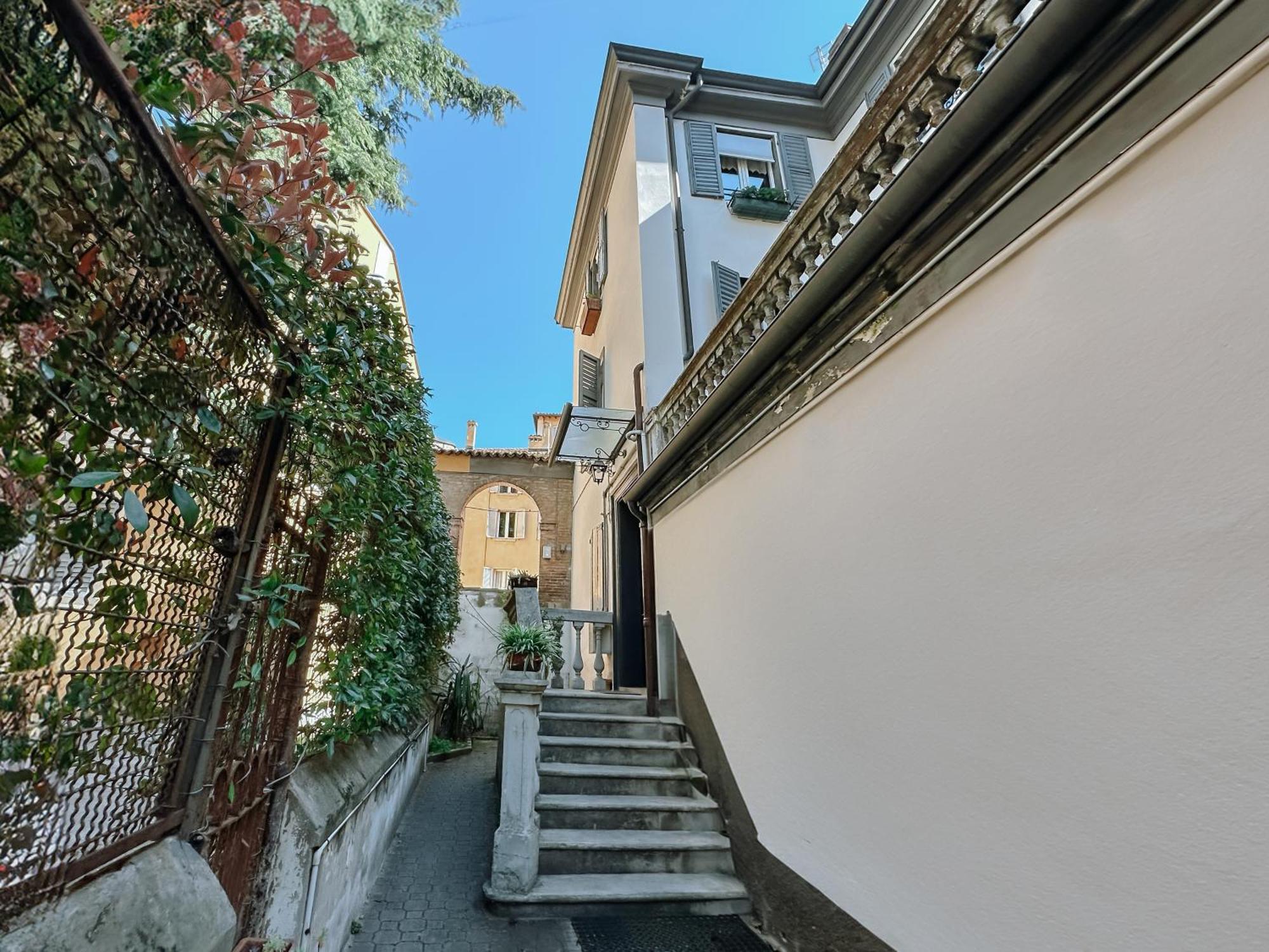 Apartamento Free Parking - Modena Prestige, La Porta Sul Centro Exterior foto